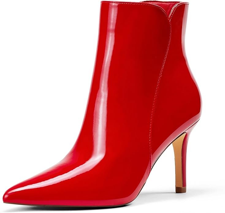 Botín Rojo de charol con tacón cómodo de 8 cm.