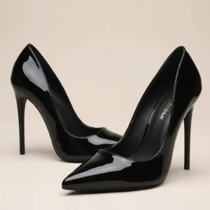 Stilettos de Punta y Tacón 12 cm Negros Brillo. Fabricados en cuero.